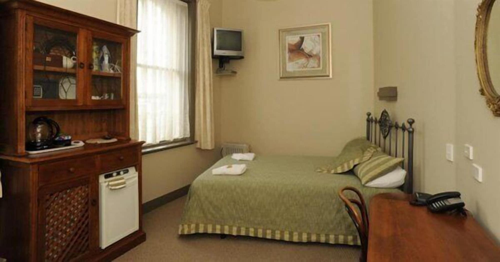 אינברקארגיל Victoria Railway Hotel מראה חיצוני תמונה