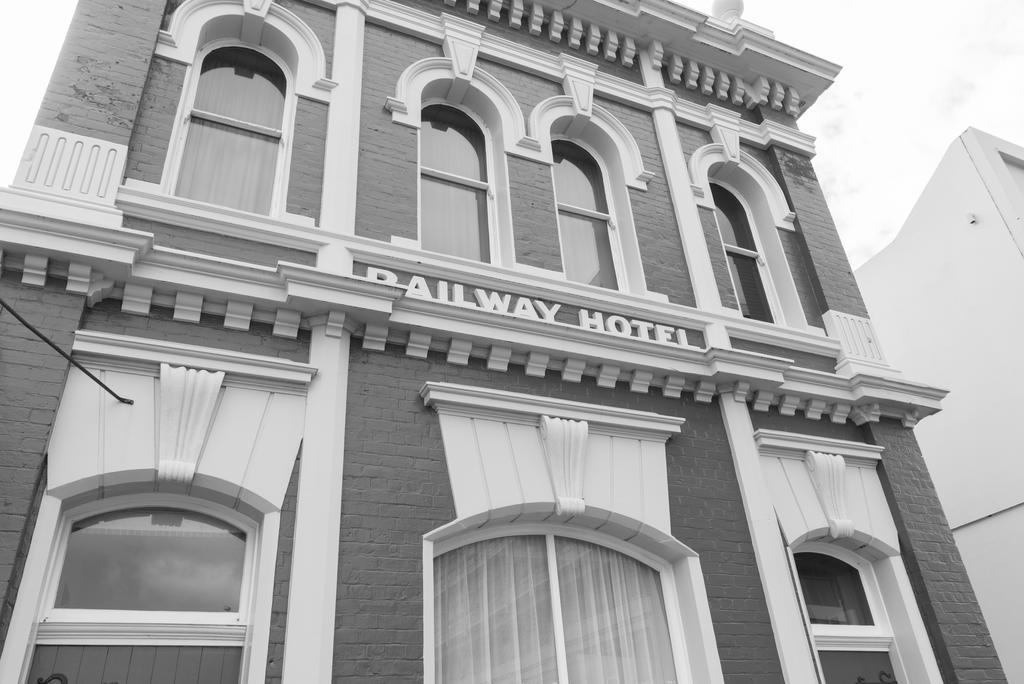 אינברקארגיל Victoria Railway Hotel מראה חיצוני תמונה