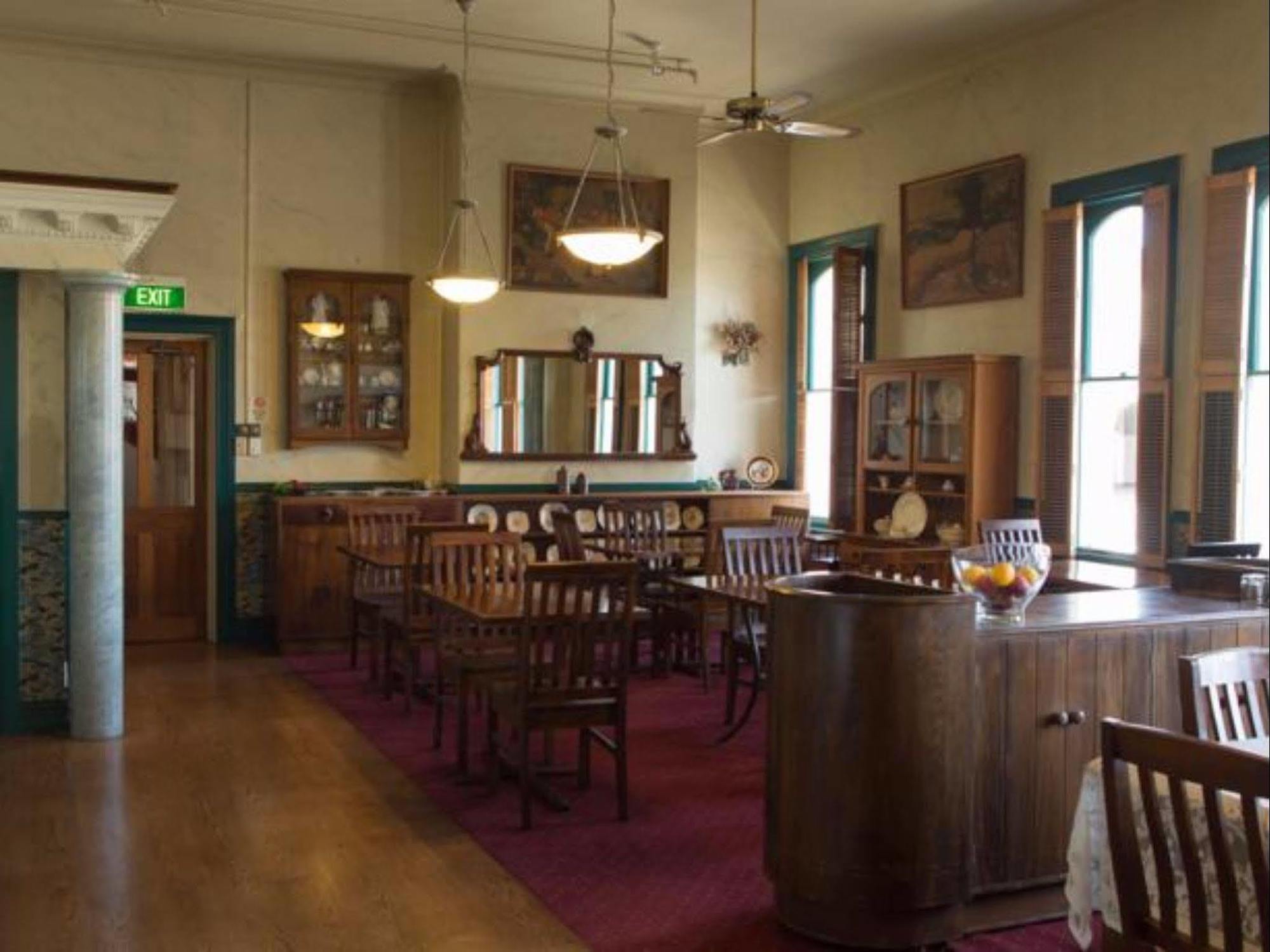 אינברקארגיל Victoria Railway Hotel מראה חיצוני תמונה