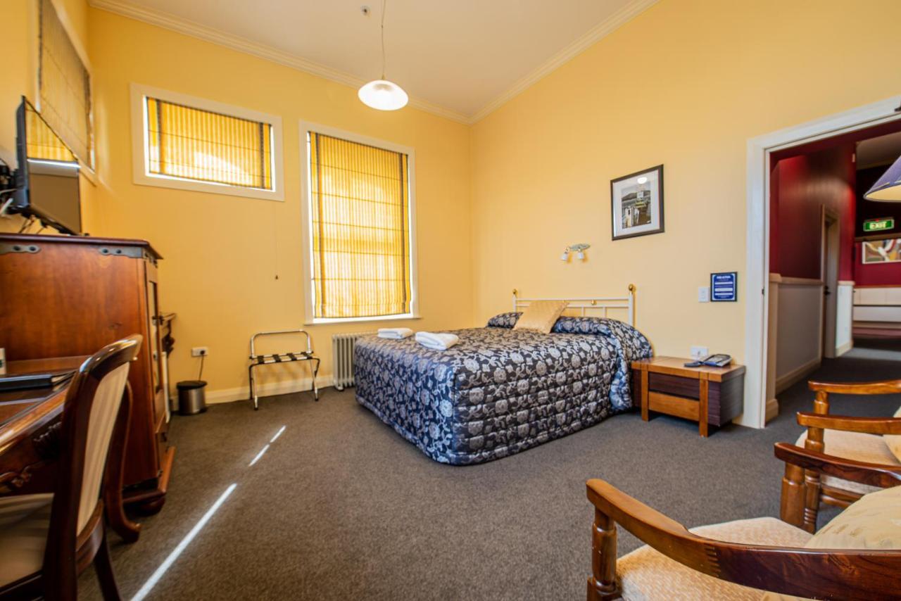 אינברקארגיל Victoria Railway Hotel מראה חיצוני תמונה